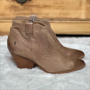 Frye Reina Leather Ankle Western Booties in Desert Women’s Sz 8.5